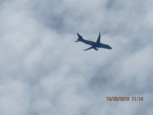 Embraer 175 (N253NN)
