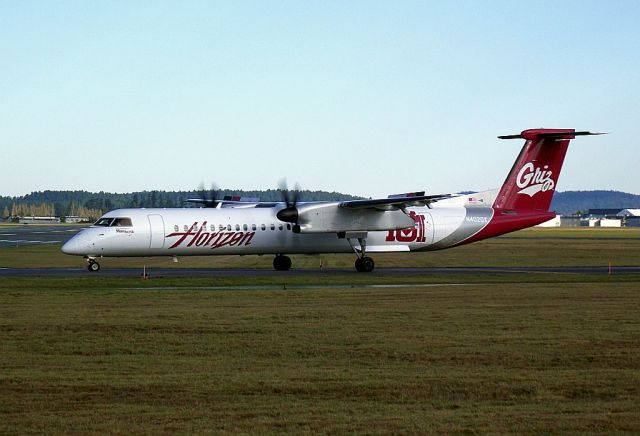 de Havilland Dash 8-400 (N402QX) - Another University paint scheme - Montana.