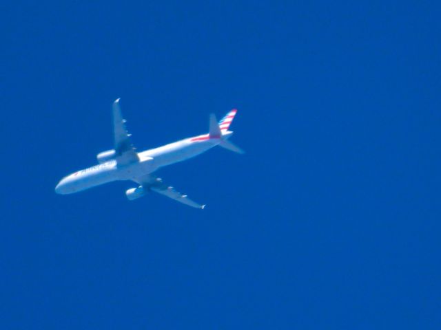 Airbus A321 (N982VJ) - AAL2470br /CLT-LASbr /10/03/22