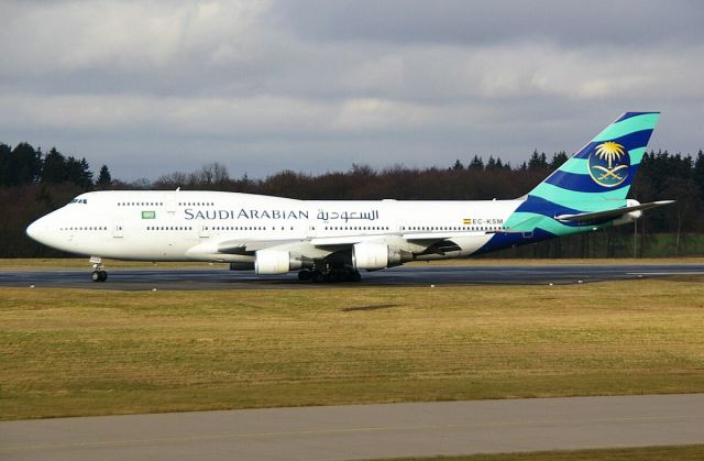 Boeing 747-400 (EC-KSM)