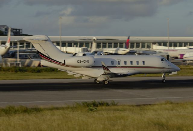 Canadair Challenger 350 (CS-CHB)