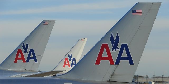 Boeing 777-200 — - "Silverbirds" in Chicago.