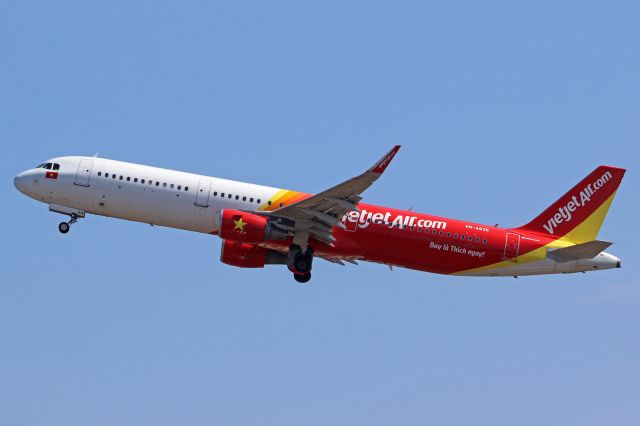 Airbus A321 (VN-A635)