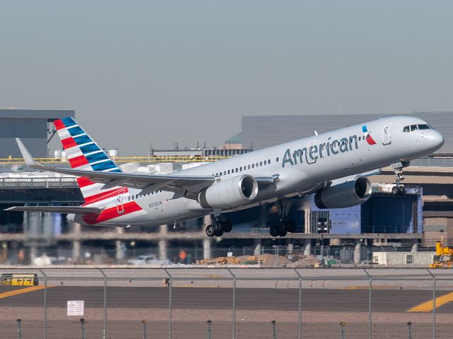 Boeing 757-200 (N938UW) - 1/27/2018