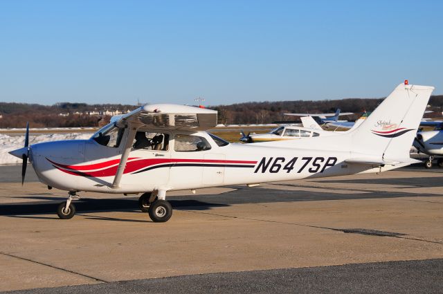 Cessna Skyhawk (N647SP) - Seen at KFDK on 3/6/2010    a href=http://discussions.flightaware.com/profile.php?mode=viewprofile&u=269247  [ concord977 profile ]/a