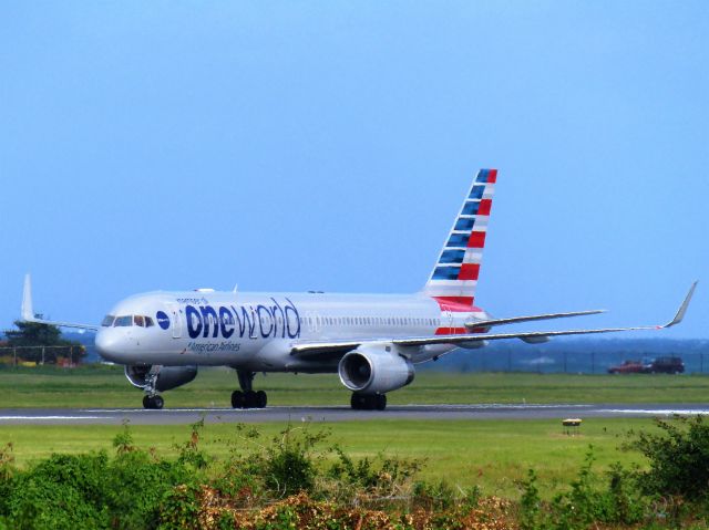 Boeing 757-200 (N174AA)