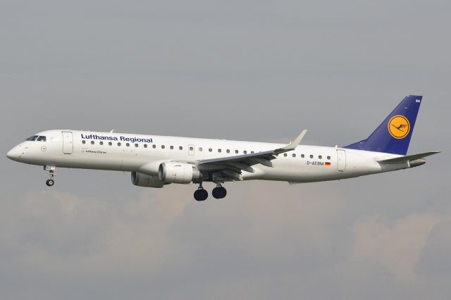 Embraer ERJ-190 (D-AEBM)