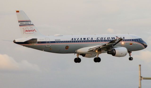 Airbus A320 (N284AV) - Avianca "Retro"-livery"Celebrating 100 Years"Of service!