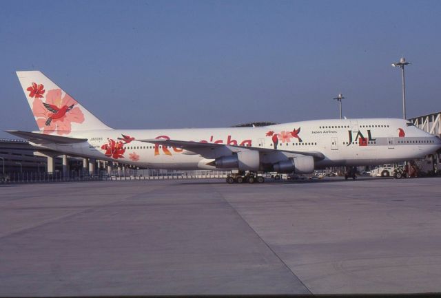 Boeing 747-200 (JA8186)