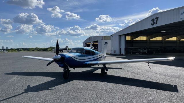 Piper PA-24 Comanche (N8298P)