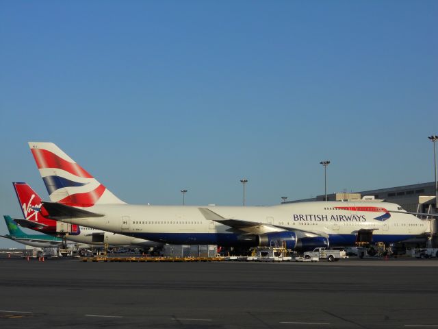Boeing 747-400 (G-BNLV)
