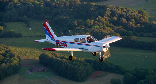 Piper Cherokee (N95080) - Air-to-Air over Guntersville, AL