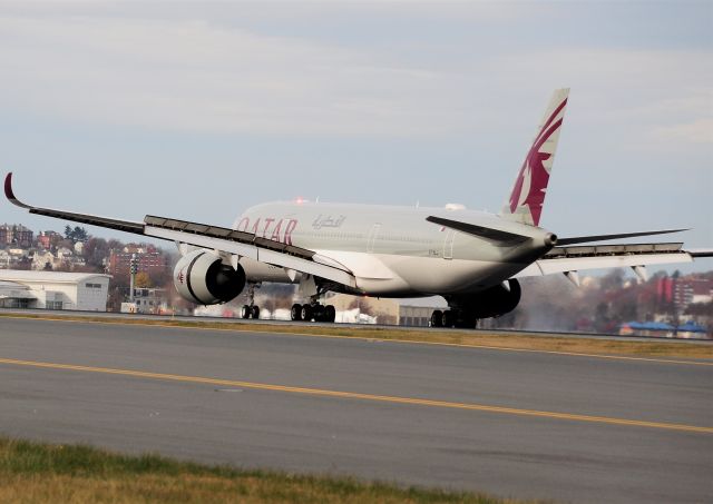 Airbus A350-900 (A7-ALJ) - RWY 33L arrival - Nonstop from DOHA