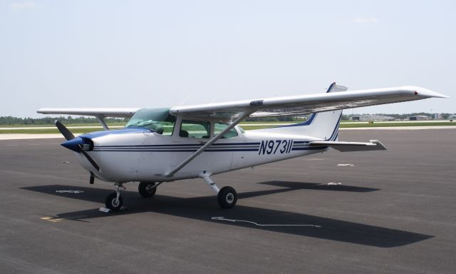 Cessna Skyhawk —