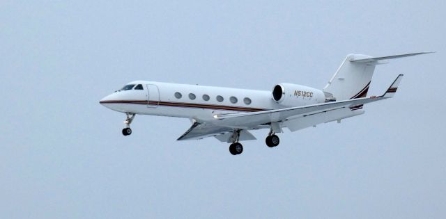 Gulfstream Aerospace Gulfstream IV (N512CC) - About to touch down is this 2001 Gulfstream Aerospace G-IV in the Winter of 2024.