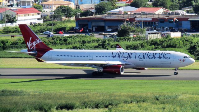 Airbus A330-300 (G-VLUV)