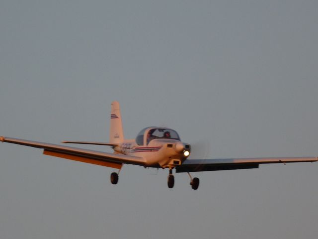 GROB Tutor (C-GKPB)