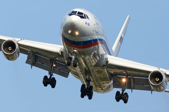 Ilyushin Il-96 (RA-96016)