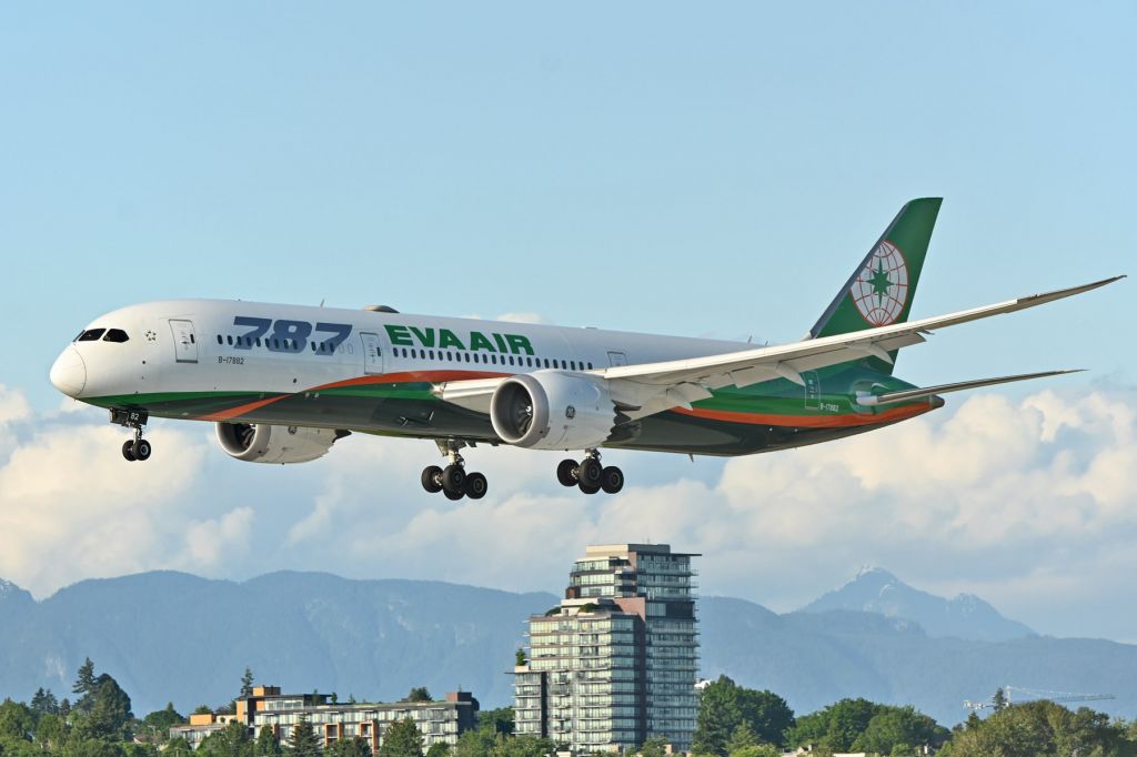 Boeing 787-9 Dreamliner (B-17882)