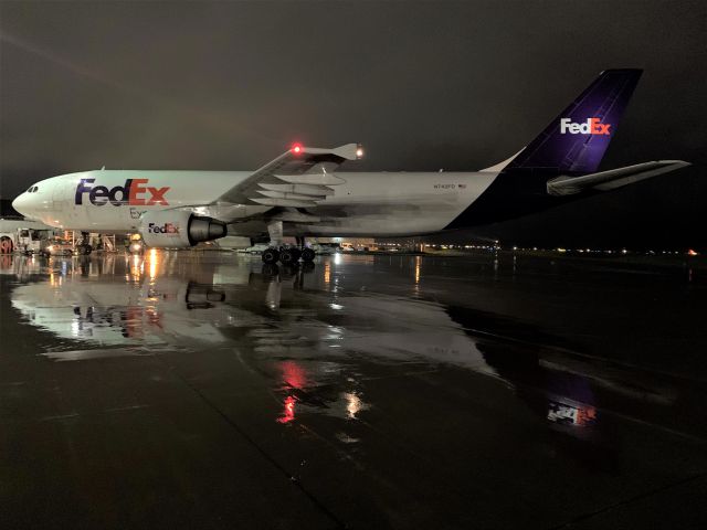 Airbus A300F4-600 (N742FD)