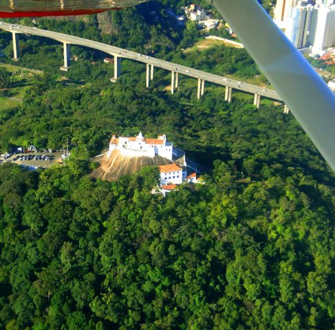 Cessna Skyhawk (PT-JTK) - CESSNA 172 FLYING IN VILA VELHA-ES, BRAZIL.