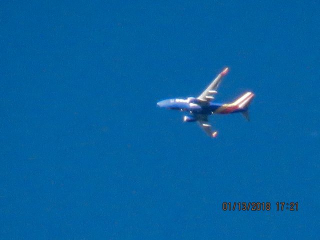 Boeing 737-700 (N7707C)