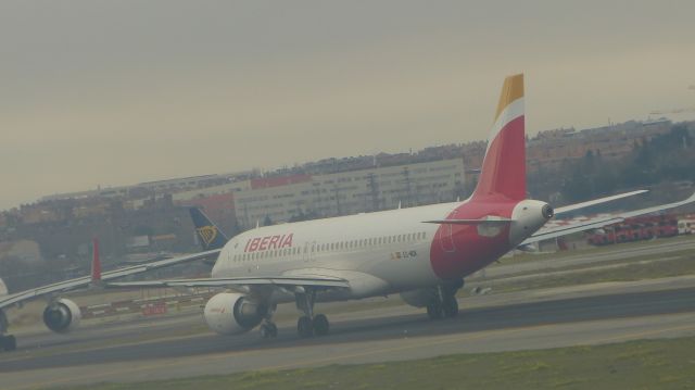 Airbus A320 (EC-MDK)