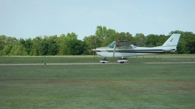 Cessna Skyhawk (N8159L)