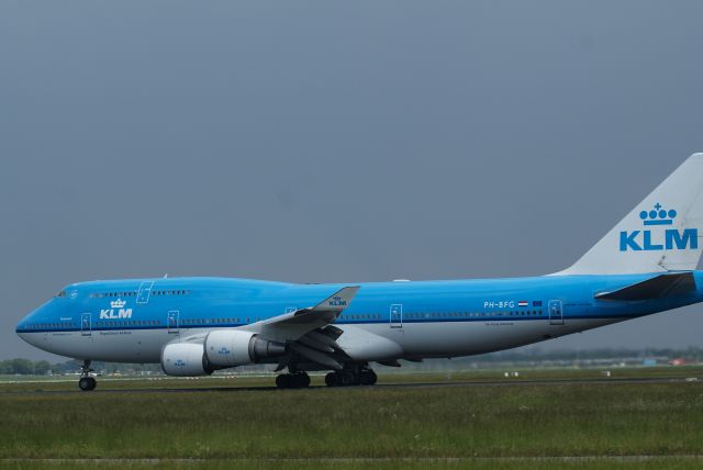 Boeing 747-400 (PH-BFG) - KLM B747-406 cn24517 Take Off RWY36L 22-5-2018