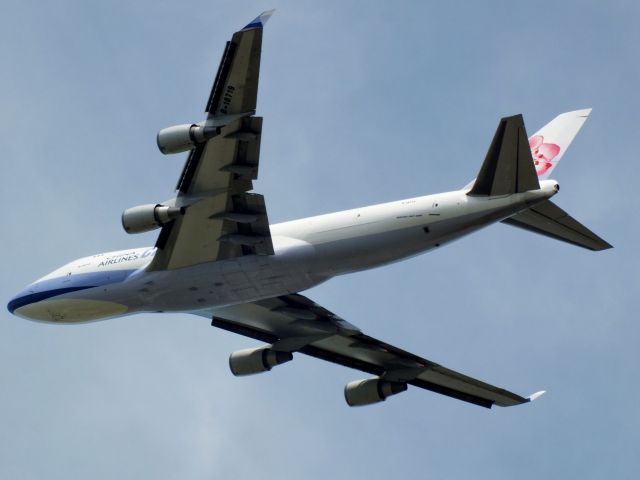 Boeing 747-400 (B-18719)