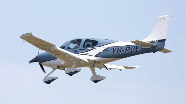 Cirrus SR-22 (VH-POY)