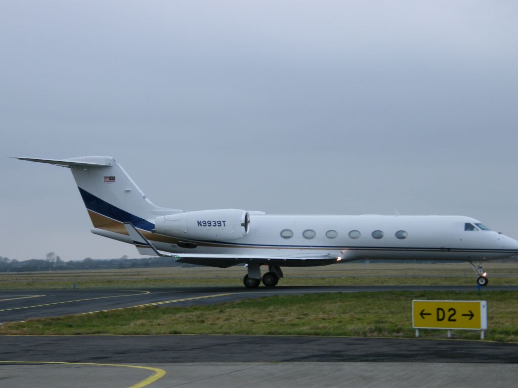 Gulfstream Aerospace Gulfstream IV (N9939T) - N9939T GULFSTREAM G450 CN 4134  DEP EINN 01/01/11