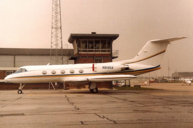 Gulfstream American Gulfstream 2 (N819GA) - Seen here in Jul-84.br /br /Reregistered N157LH 11-Nov-97,br /then N189WS 13-Oct-98.br /Registration cancelled 3-May-16 as expired.