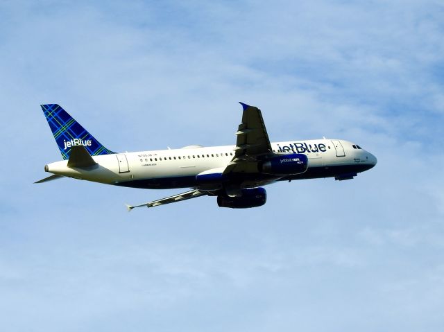 Airbus A320 (N705JB)