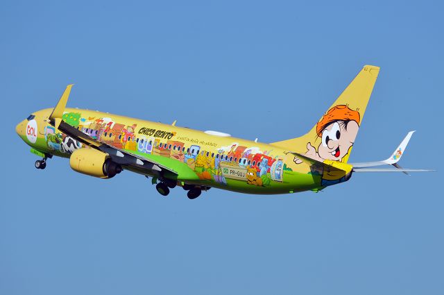 Boeing 737-700 (PR-GUJ)