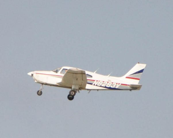 Piper Cherokee (N8283V)