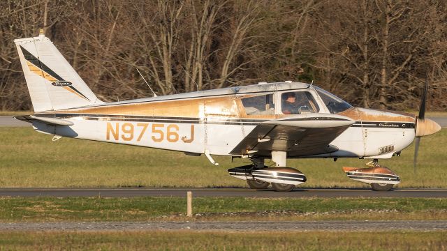 Piper Cherokee (N9756J) - N9756J taxiing to parking after doing some patterns at Winchester Regional Airport  q