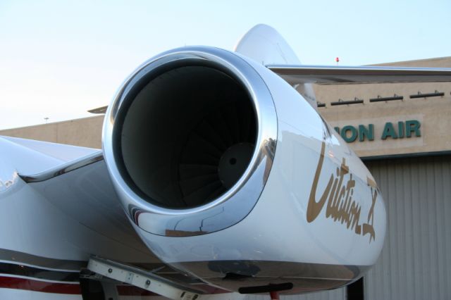 Cessna Citation X (N998QS) - Loading up for MRY-MTJ