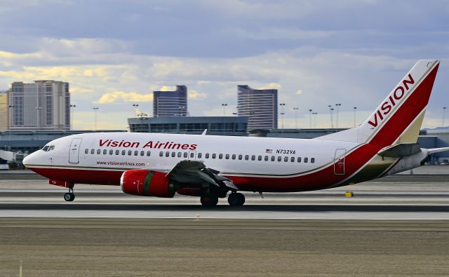 BOEING 737-300 (N732VA) - Vision Airlines Boeing 737-3T0 N732VA (cn 23366/1174)  Las Vegas - McCarran International (LAS / KLAS) USA - Nevada, May 19, 2011 Photo: Tomás Del Coro