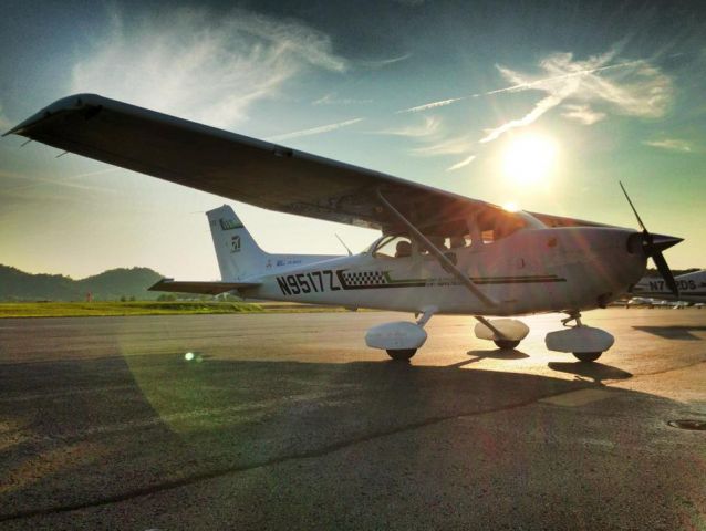 Cessna Skyhawk (N9517Z) - Another gorgeous shot at JWN! Follow my adventures on Facebook at Brian S. for Discover Flying Challenge. a rel=nofollow href=http://www.facebook.com/BrianSForDiscoverFlyingChallenge?ref=hlhttps://www.facebook.com/BrianSForDiscoverFlyingChallenge?ref=hl/a