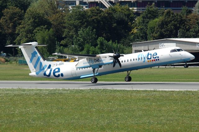 de Havilland Dash 8-400 (G-JEDU)