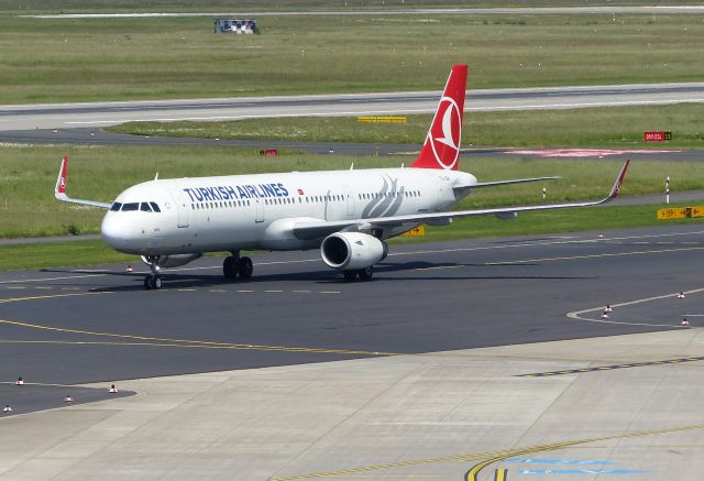 Airbus A321 (TC-JSH) - Date 26/05/18