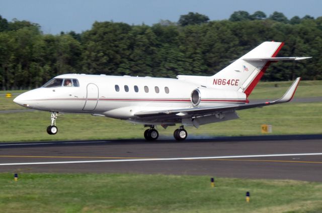 Hawker 800 (N864CE) - Perfect and smooth landing on runway 34 @ HPN.