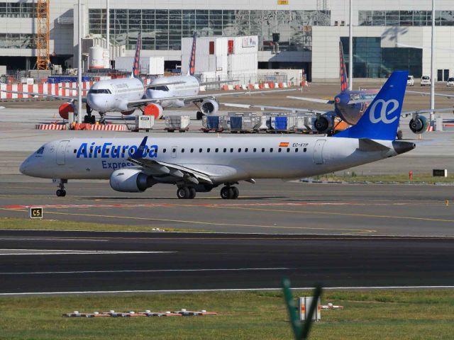 Embraer ERJ-190 (EC-KYP) - Int'l Madrid Barajas - EBBR Brussels