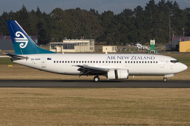 BOEING 737-300 (ZK-NGR) - 16 DEC 2008