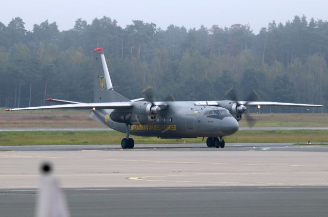 Antonov An-24 (01YELLOW)