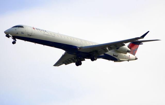 Canadair Regional Jet CRJ-900 (N802SK)