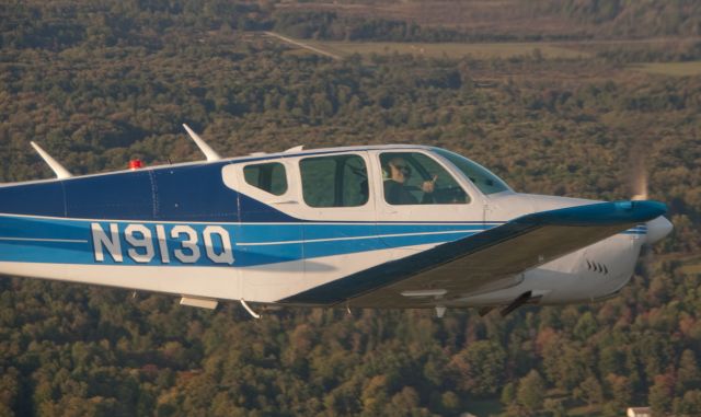 Beechcraft Bonanza (33) (N913Q)