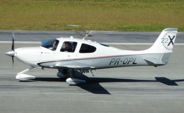Cirrus SR-22 (PR-OPL)