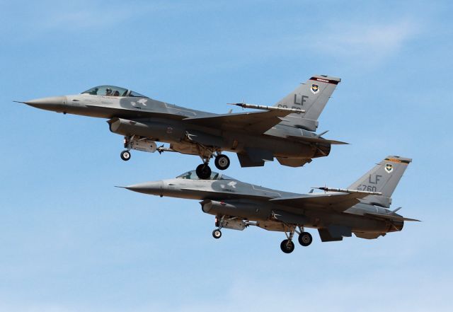 Lockheed F-16 Fighting Falcon (90-0760) - Luke USAF
